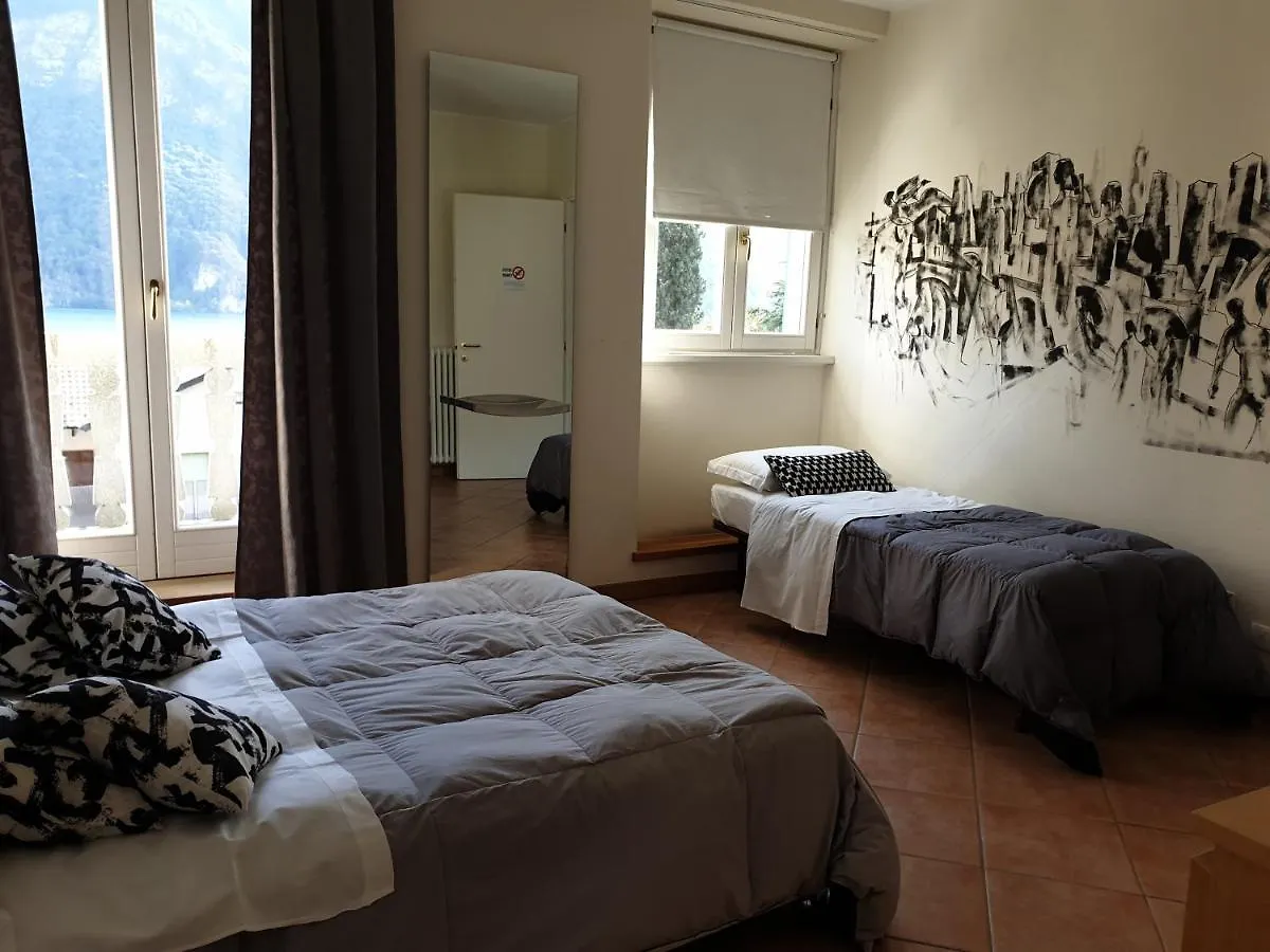 Caffe Del Viaggiatore Valsolda Bed & Breakfast
