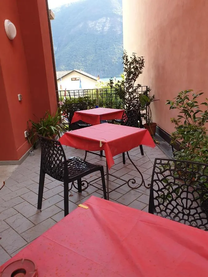 Caffe Del Viaggiatore Valsolda Italien